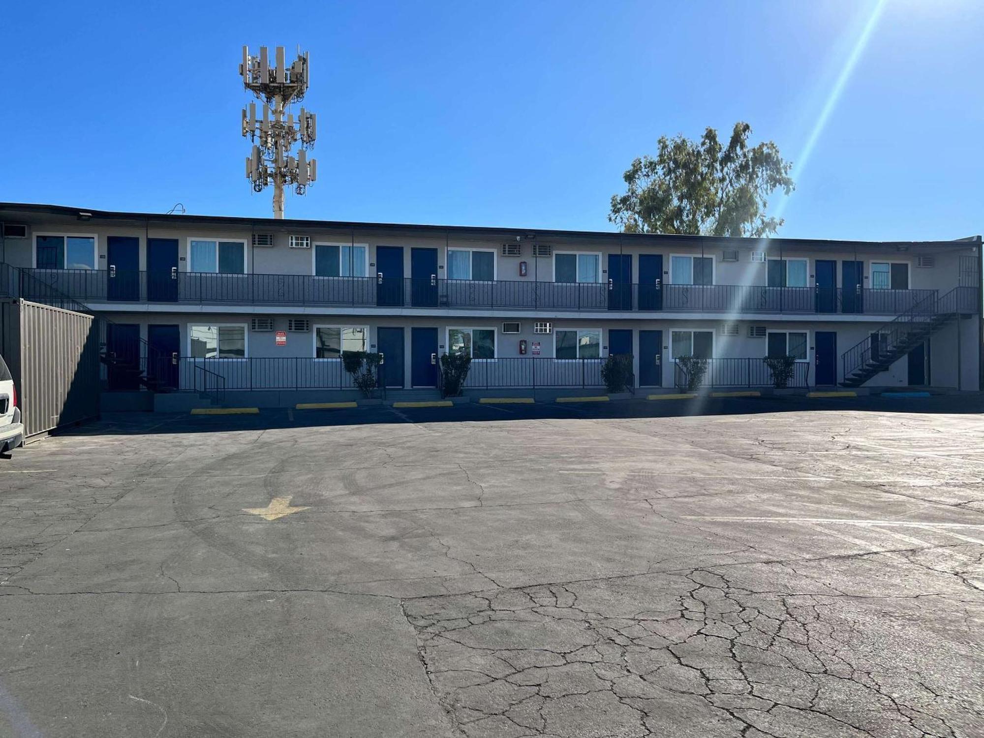 Motel 6 Las Vegas Nv Downtown Fremont St المظهر الخارجي الصورة